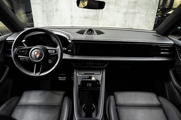 Porsche Macan 19 of 30