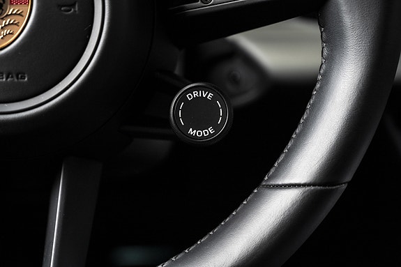 Porsche Macan 24 of 30