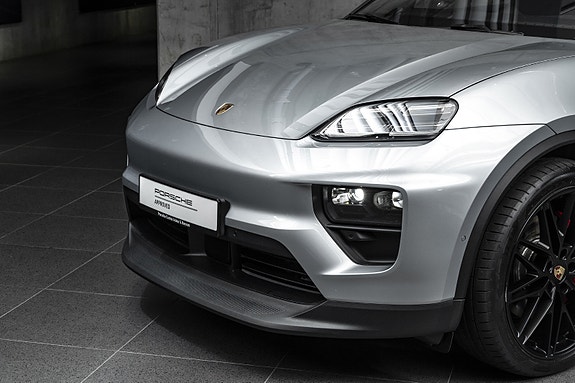Porsche Macan 4 of 30