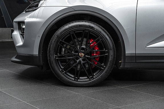 Porsche Macan 13 of 30