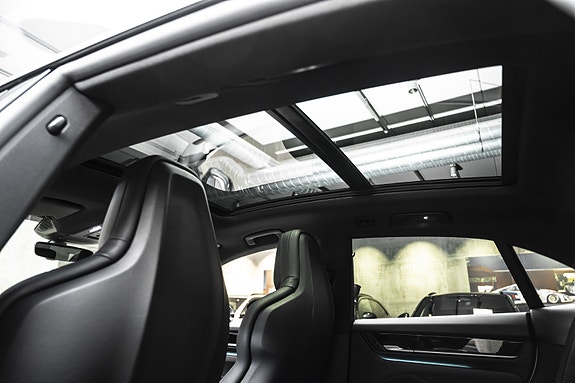 Porsche Macan 18 of 30