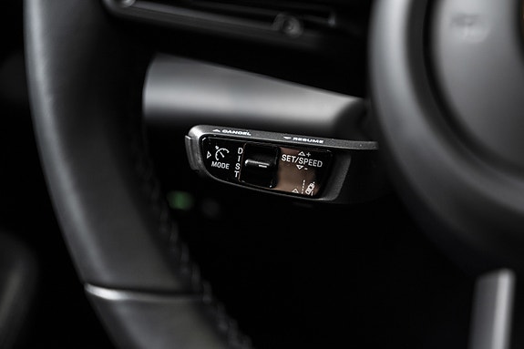 Porsche Macan 25 of 30