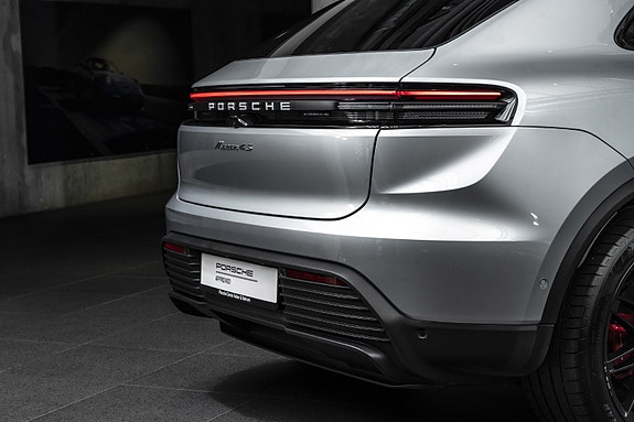 Porsche Macan 5 of 30