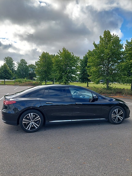 Mercedes-Benz EQE350 3 of 30