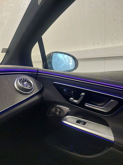 Mercedes-Benz EQE350 29 of 30