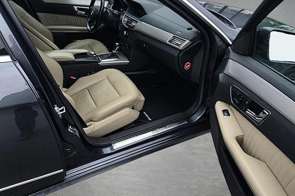 Mercedes-Benz E250 12 of 22