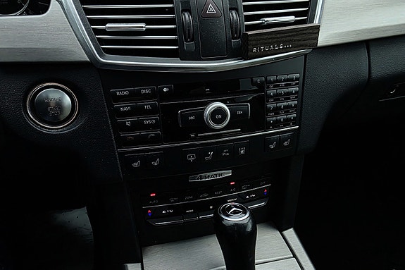 Mercedes-Benz E250 10 of 22