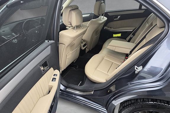 Mercedes-Benz E250 15 of 22
