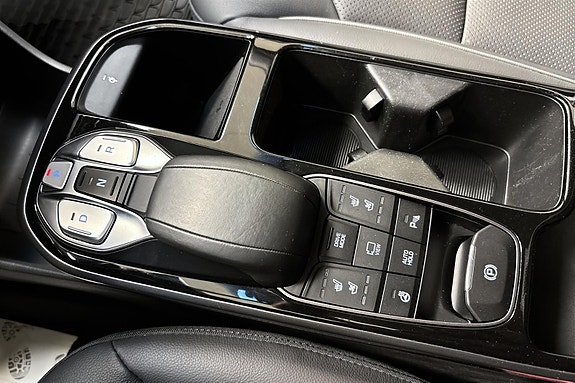 Hyundai IONIQ 15 of 18