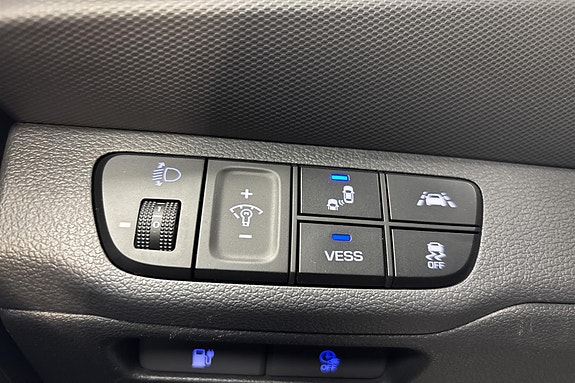 Hyundai IONIQ 16 of 18