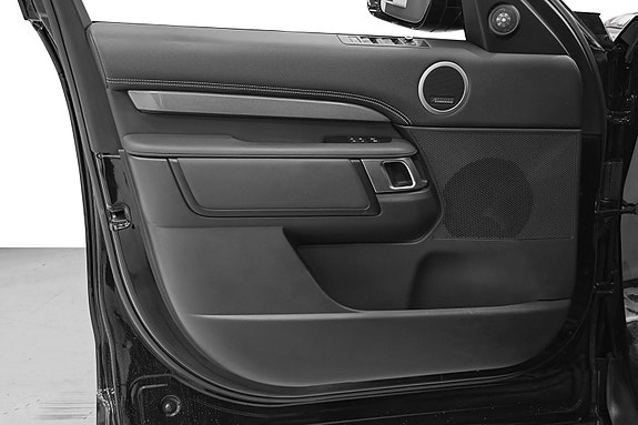 Land Rover Discovery 17 of 30