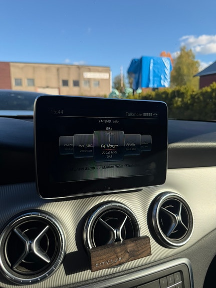 Mercedes-Benz CLA180 13 of 18