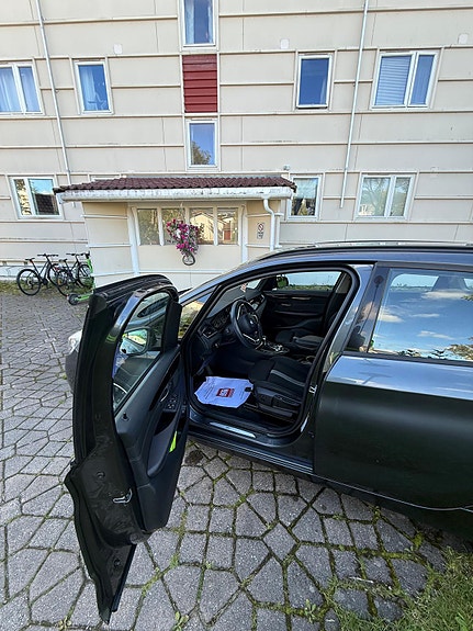 BMW 225xe 13 of 14