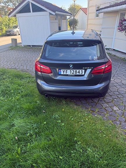 BMW 225xe 7 of 14