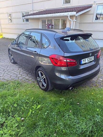 BMW 225xe 4 of 14