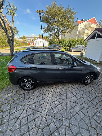 BMW 225xe 6 of 14