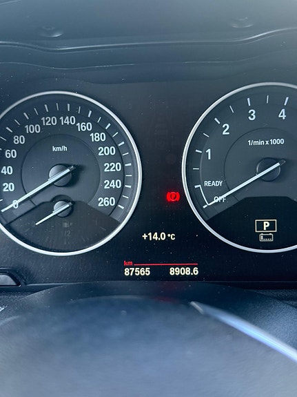 BMW 225xe 14 of 14