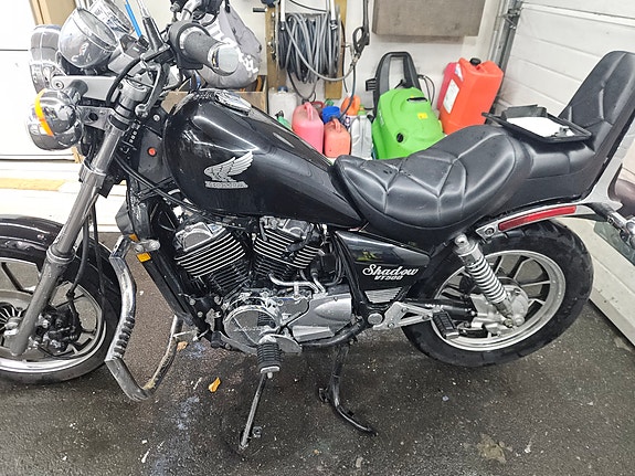 Honda VT 500 4 of 8