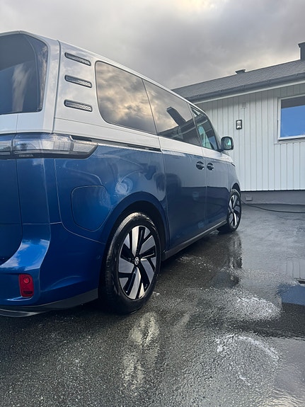 Volkswagen ID. Buzz 8 of 30