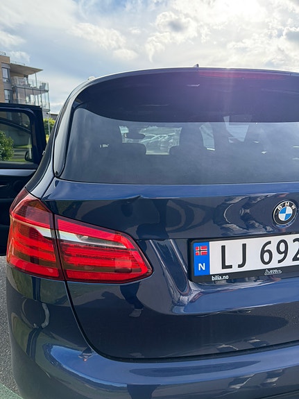 BMW 225xe 13 of 14