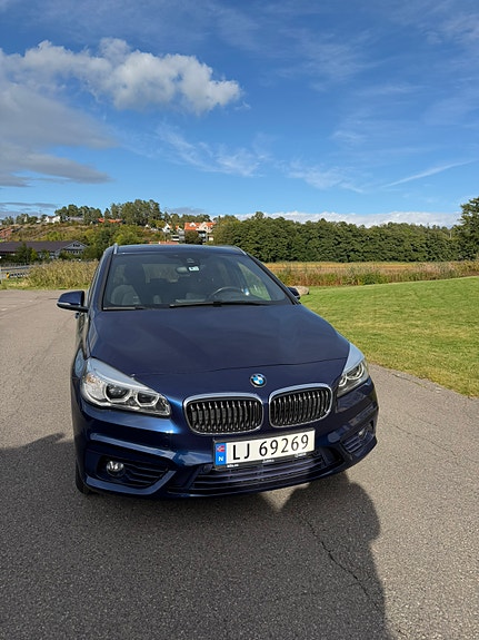BMW 225xe 3 of 14