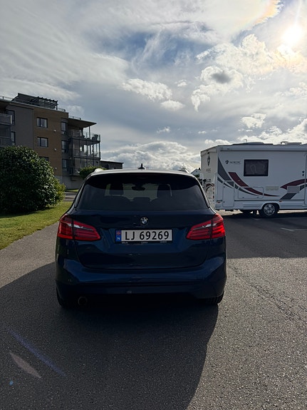 BMW 225xe 10 of 14