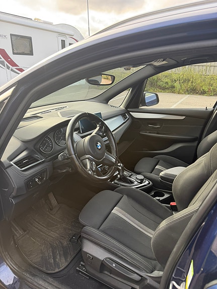 BMW 225xe 4 of 14