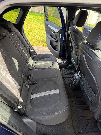 BMW 225xe 7 of 14
