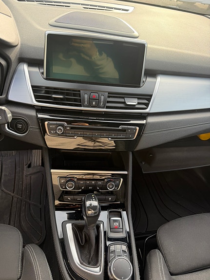BMW 225xe 6 of 14