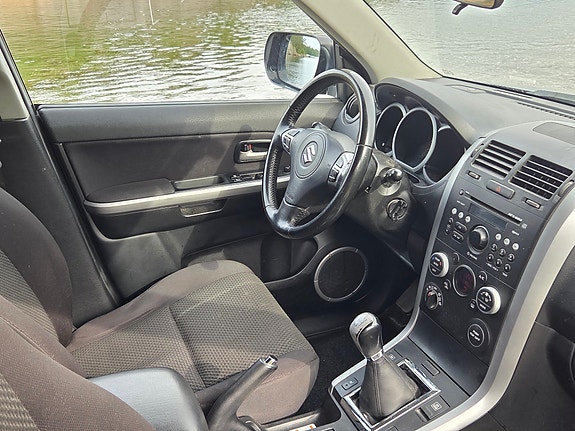 Suzuki Grand Vitara 9 of 12