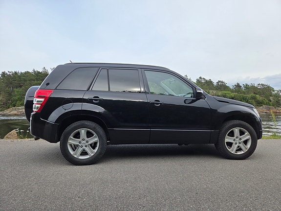 Suzuki Grand Vitara 5 of 12