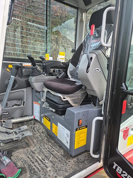 Takeuchi Tb257fr 3 of 7