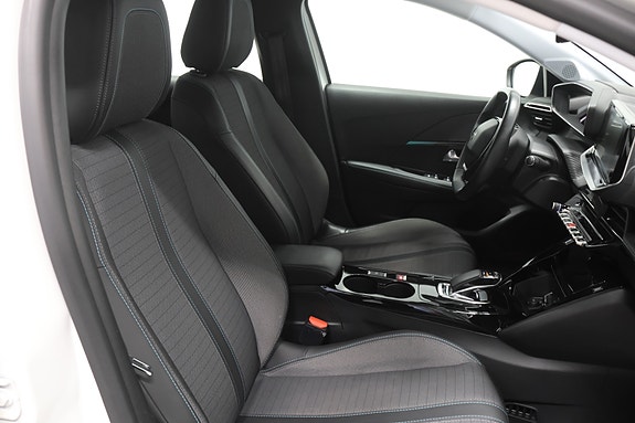 Peugeot 208 25 of 28