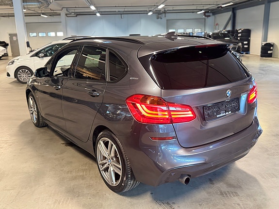 BMW 225xe 14 of 26