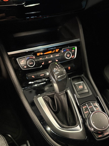 BMW 225xe 22 of 26