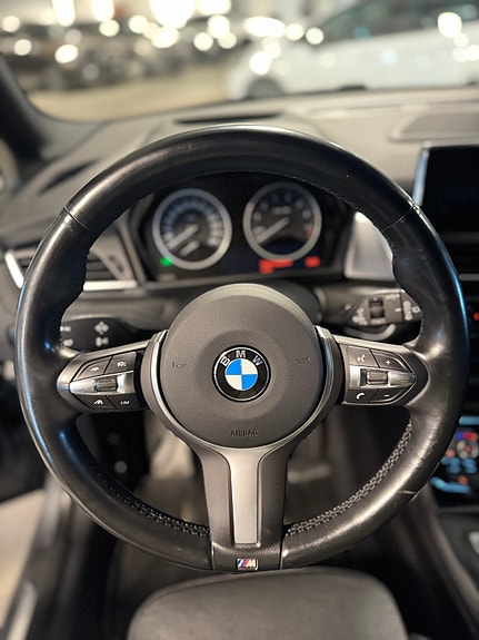 BMW 225xe 19 of 26