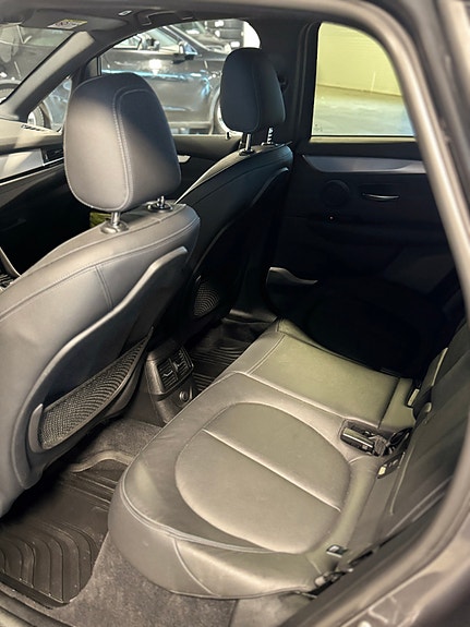 BMW 225xe 15 of 26