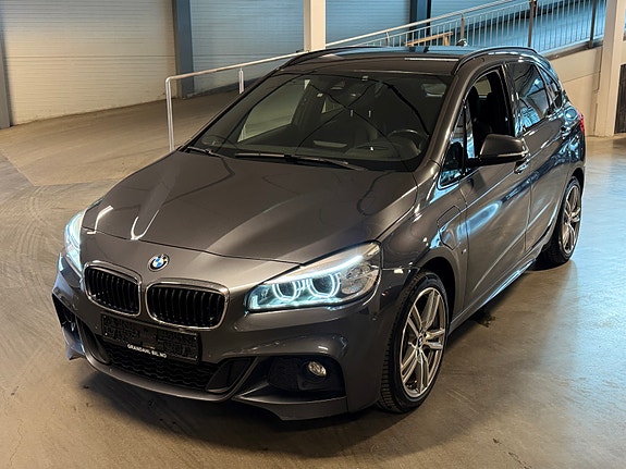 BMW 225xe 2 of 26