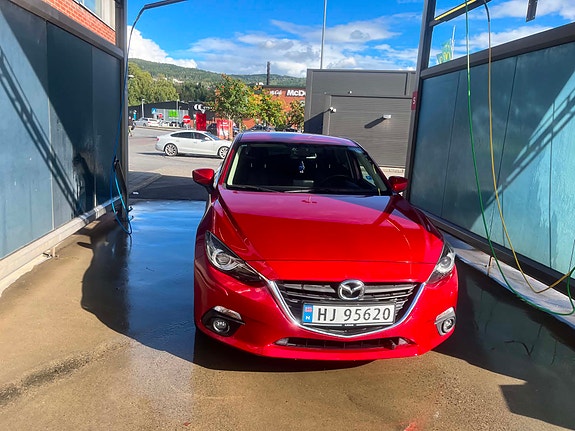 Mazda 3 2 of 15
