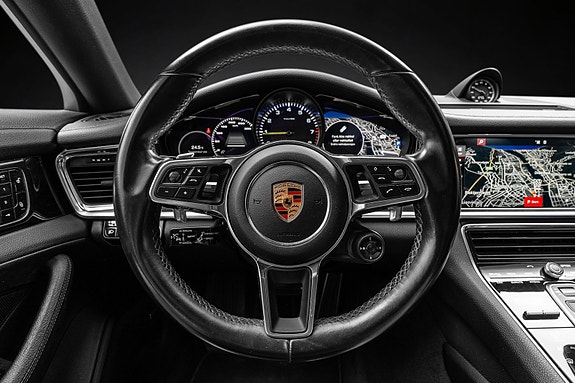 Porsche Panamera 17 of 30