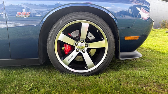 Dodge Challenger 10 of 30