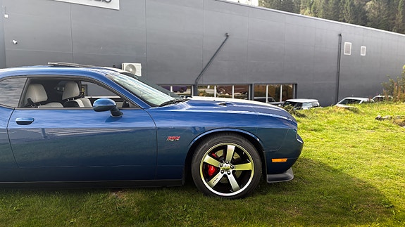 Dodge Challenger 9 of 30