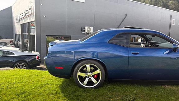 Dodge Challenger 8 of 30