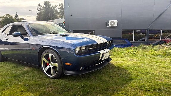 Dodge Challenger 2 of 30