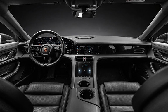 Porsche Taycan 20 of 30