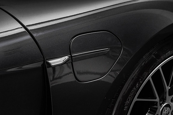 Porsche Taycan 13 of 30