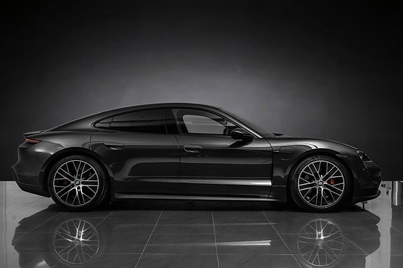 Porsche Taycan 7 of 30