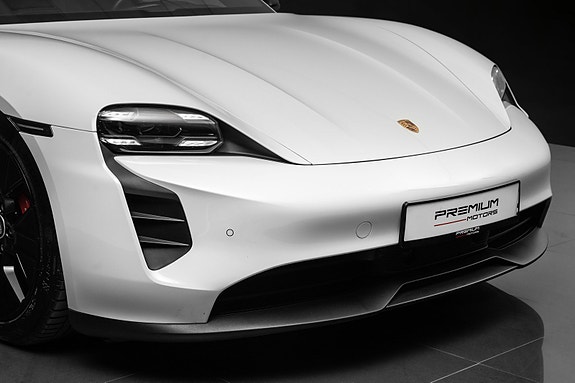 Porsche Taycan 4 of 30