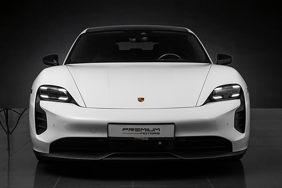 Porsche Taycan 5 of 30