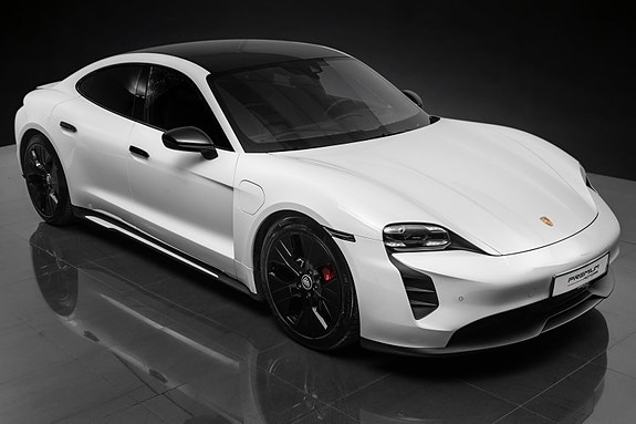 Porsche Taycan 2 of 30